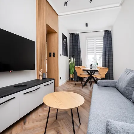 Piotrkowska Grand Avenue By Bookinghost Łódź