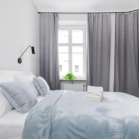 Piotrkowska Grand Avenue By Bookinghost