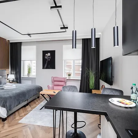 Piotrkowska Grand Avenue By Bookinghost * Łódź