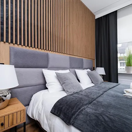 Piotrkowska Grand Avenue By Bookinghost Łódź