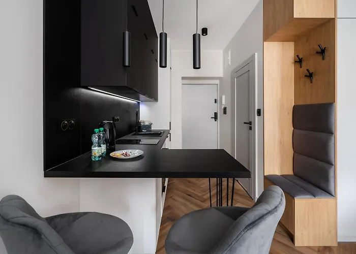 Piotrkowska Grand Avenue By Bookinghost * Łódź