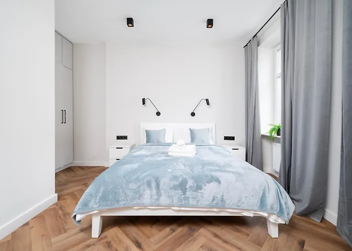 Piotrkowska Grand Avenue By Bookinghost Daire *