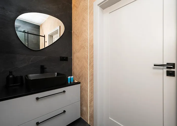 Piotrkowska Grand Avenue By Bookinghost * Łódź